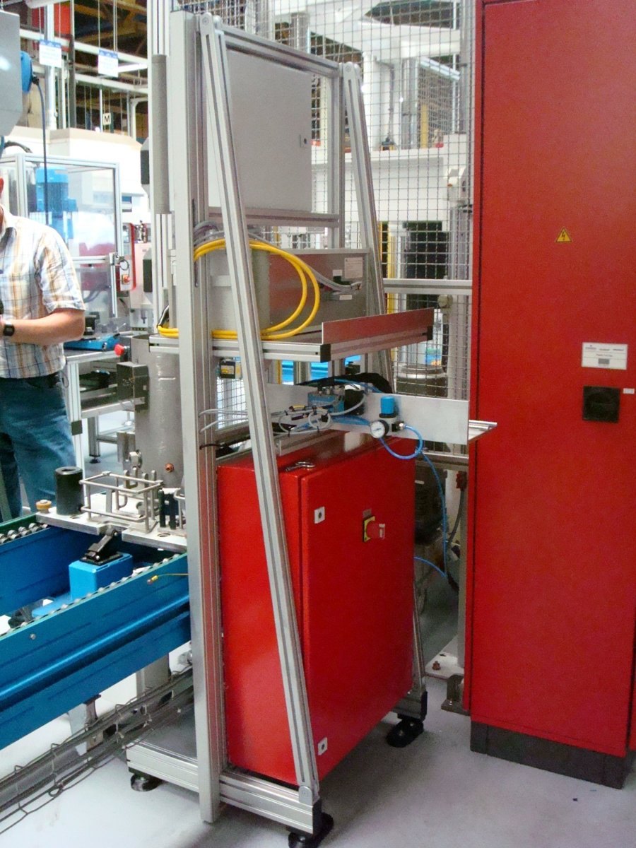 Pupitre de test installé sur la ligne de production